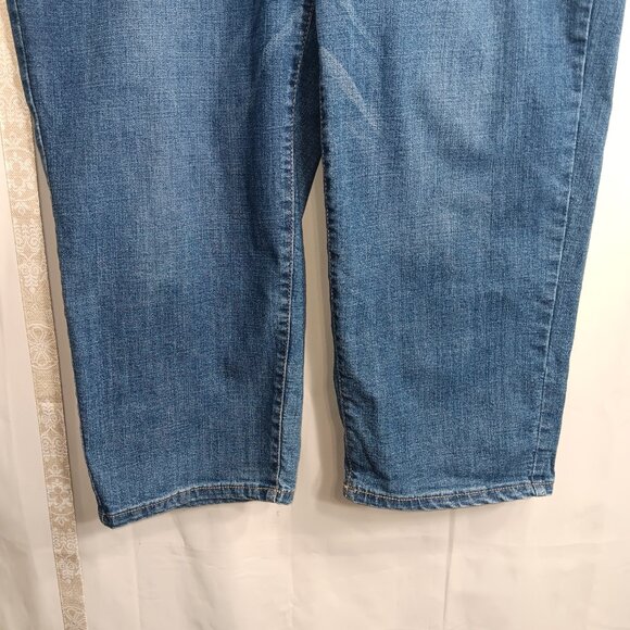 TIME & TRU Women's 20 / XXL Med Wash Stretch Denim Capris Pull-On /5-Pocket‎ C4 - Picture 10 of 13